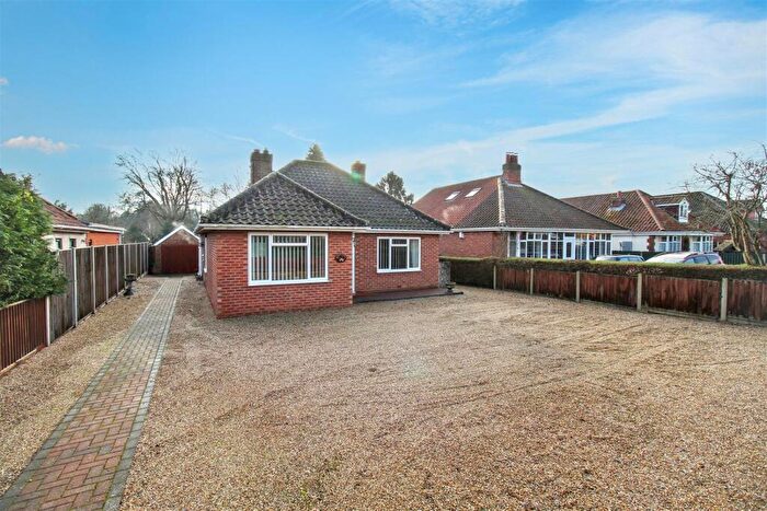2 Bedroom Detached Bungalow For Sale In Aylsham Road, Buxton, Norwich, NR10