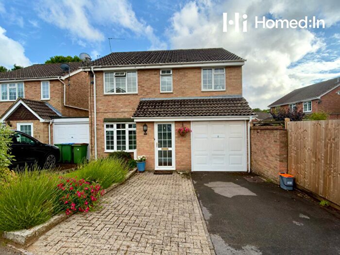 4 Bedroom Detached House For Sale In The Fieldings, Southwater, RH13