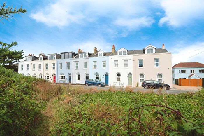3 Bedroom Terraced House For Sale In Sea Front, Hayling Island, Hampshire, PO11