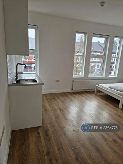 Studio To Rent In Hardwicke Road, London, N13