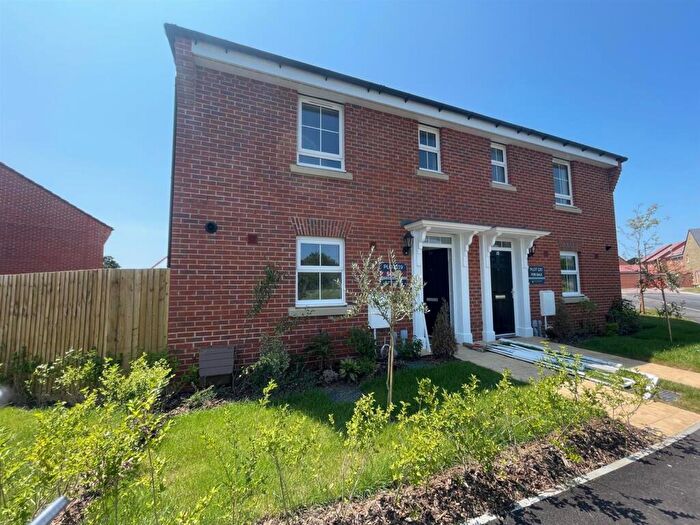 3 Bedroom Semi-Detached House To Rent In Fig Tree Lane, Walberton, BN18
