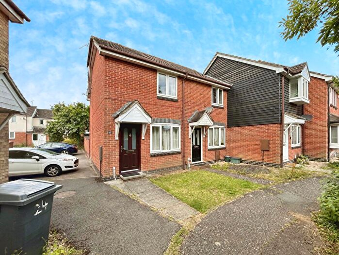 2 Bedroom End Of Terrace House To Rent In Chester Place, Chelmsford, CM1