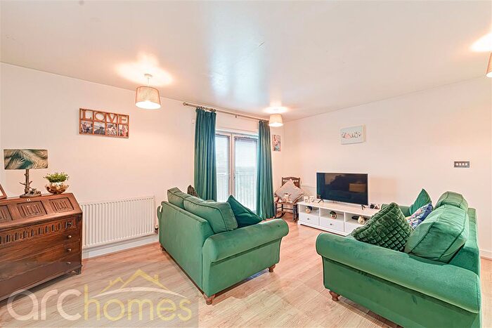 2 Bedroom Flat For Sale In Gadfield Grove, Atherton, Manchester, M46