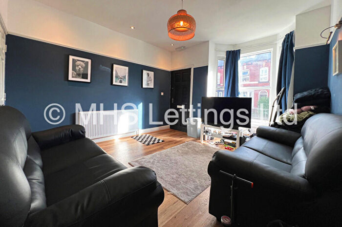 5 Bedroom Terraced House To Rent In Ashville Avenue, Leeds, LS6