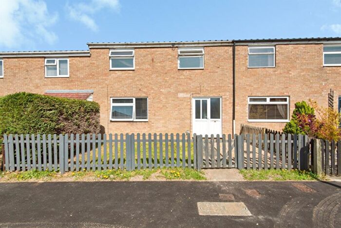 3 Bedroom Terraced House For Sale In Chester Road, Stevenage, SG1