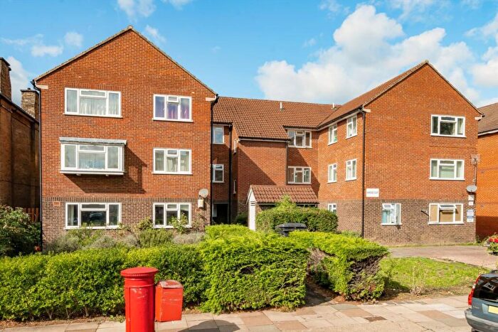 2 Bedroom Flat For Sale In Palmerston Road, London, N22