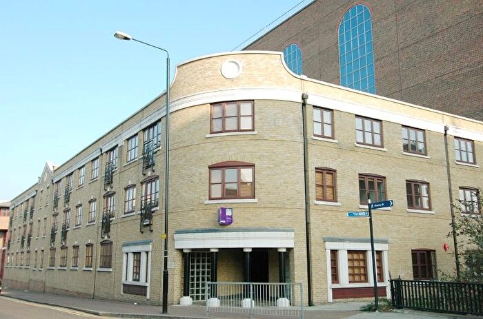 2 Bedroom Flat To Rent In Wapping Lane, E1W