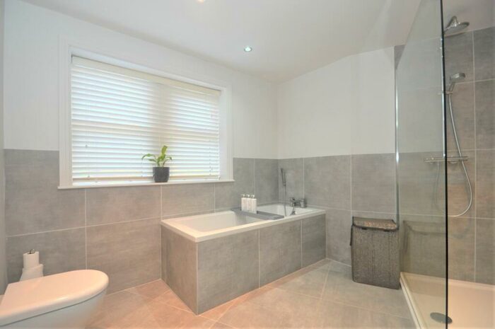 2 Bedroom Apartment To Rent In Mayfield Grove, Harrogate, North Yorkshire, HG1