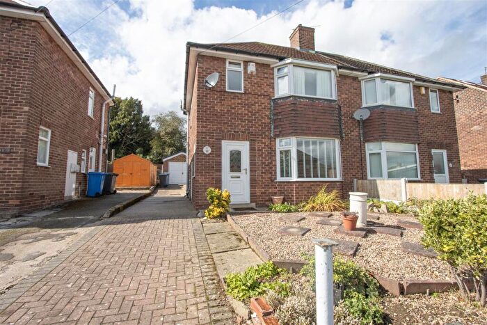 3 Bedroom Semi-Detached House For Sale In Hucknall Avenue, Ashgate, Chesterfield, S40