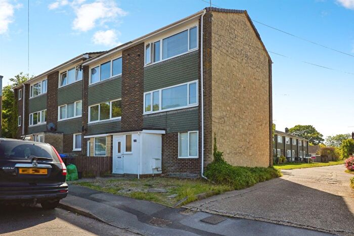 3 Bedroom Maisonette For Sale In Hollows Close, Salisbury, SP2