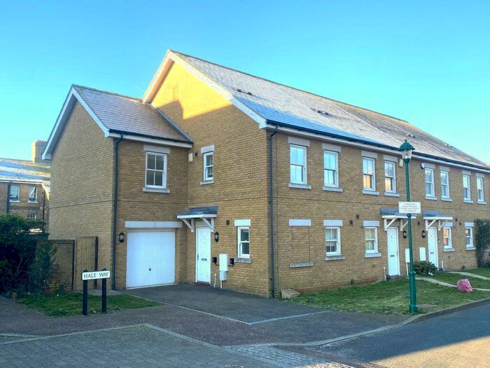 3 Bedroom House To Rent In Hale Way-Shoeburyness, SS3