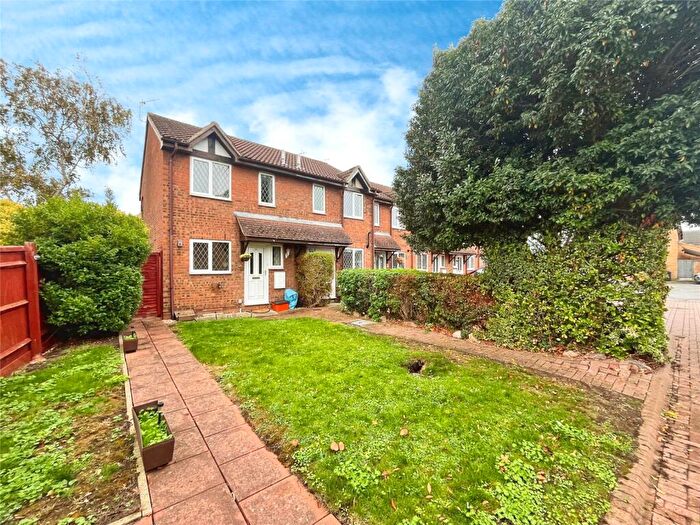 2 Bedroom House For Sale In Bowman Close, Stratton, Swindon, SN3