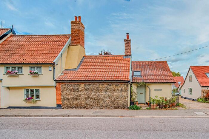 3 Bedroom Cottage For Sale In The Street, Rickinghall, IP22