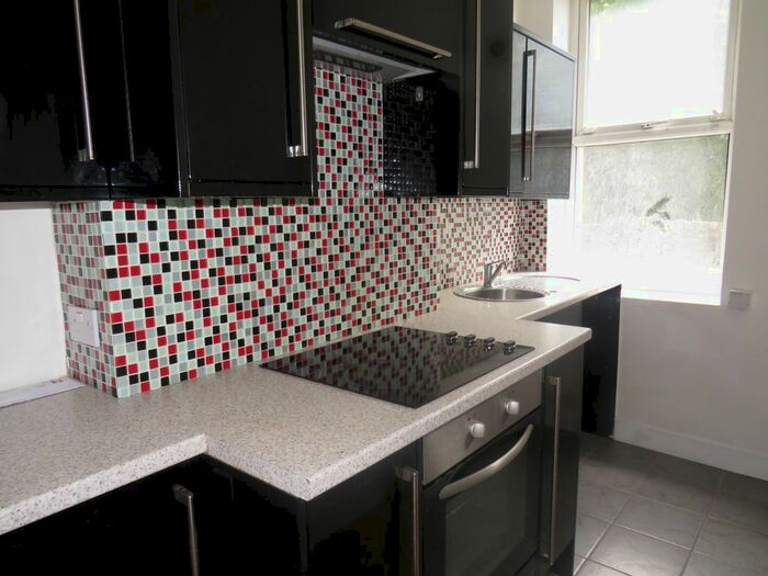 2 Bedroom Property To Rent In Keighley Road, Halifax, HX2