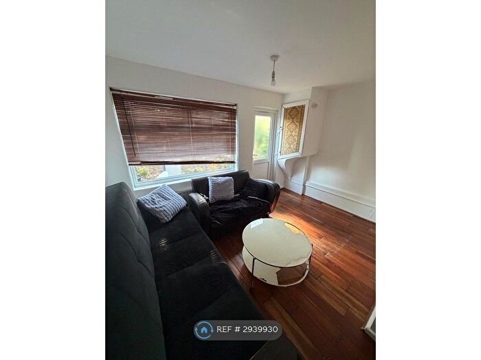 2 Bedroom Flat To Rent In Mansfield Road, Ilford, IG1