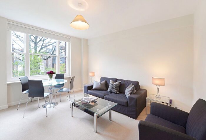 2 Bedroom Flat To Rent In Hill Street, London, W1J
