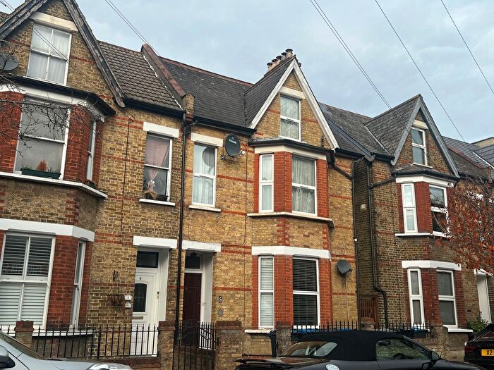 3 Bedroom Maisonette To Rent In Ledbury Road, Croydon, CR0
