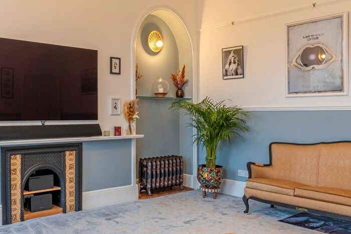 2 Bedroom Flat For Sale In Lansdown Place, Cheltenham, GL50