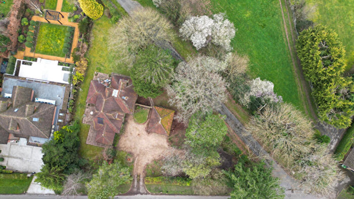 5 Bedroom Detached House For Sale In New Road, Little Kingshill, Great Missenden, HP16