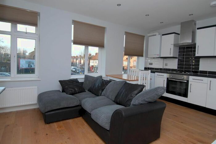 2 Bedroom Flat To Rent In Kingston Road, Wimbledon Chase, SW20