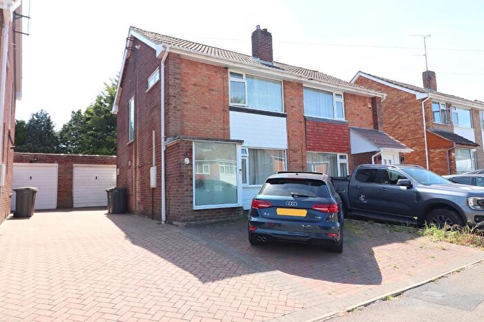 2 Bedroom Semi Detached House For Sale In Sunningdale, Luton, Bedfordshire, LU2
