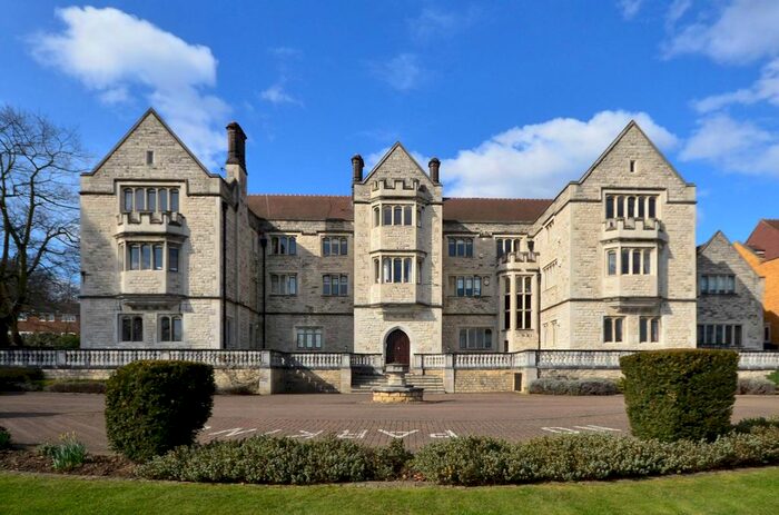 2 Bedroom Flat To Rent In Royal Close, Wimbledon Village, London, SW19