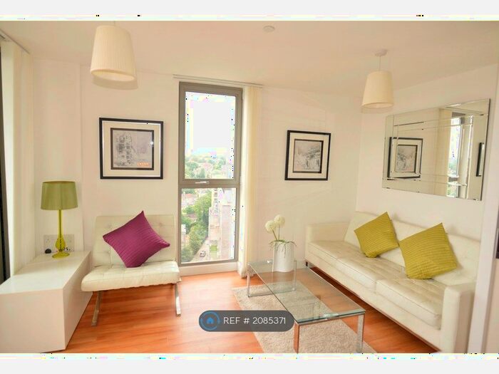2 Bedroom Flat To Rent In Venice Corte, London, SE13