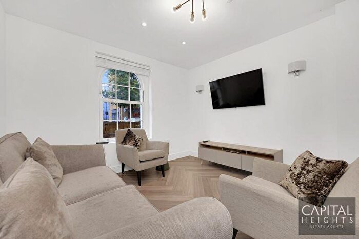 5 Bedroom House Of Multiple Occupation To Rent In Benwell Road, Highbury And Islington, London, N7