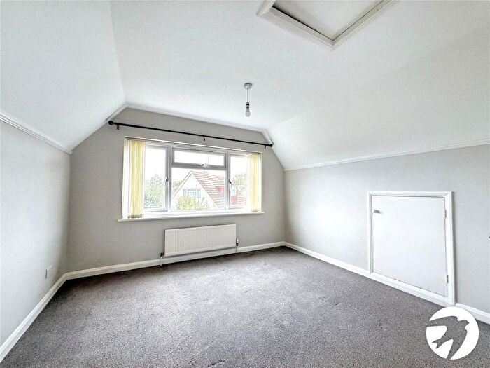 3 Bedroom Bungalow For Sale In Andrews Walk, Sittingbourne, Kent, ME10