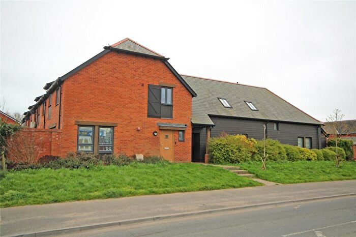 3 Bedroom End Of Terrace House For Sale In Gore Road, New Milton, Hampshire, BH25