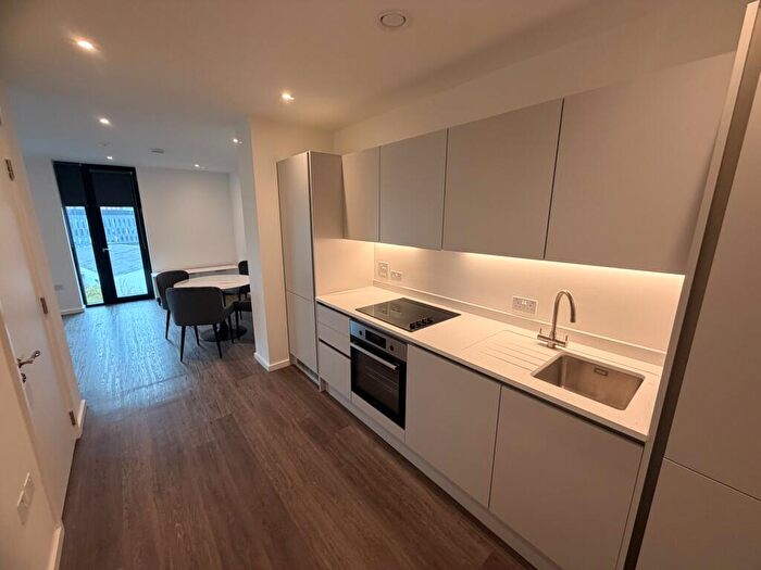 2 Bedroom Penthouse To Rent In Marlstone Ave, Salford, M3