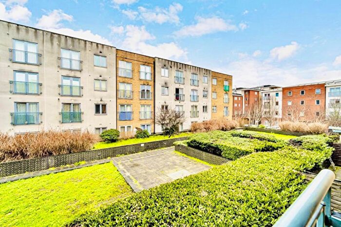 2 Bedroom Flat For Sale In Taywood Road, Northolt, UB5