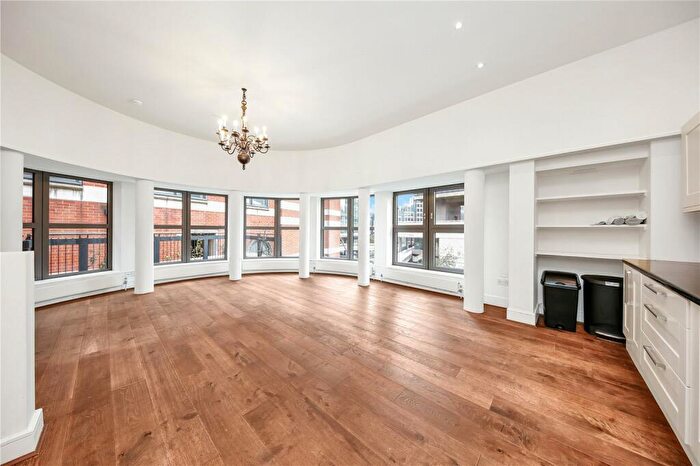 2 Bedroom Apartment To Rent In Monkwell Square, EC2Y