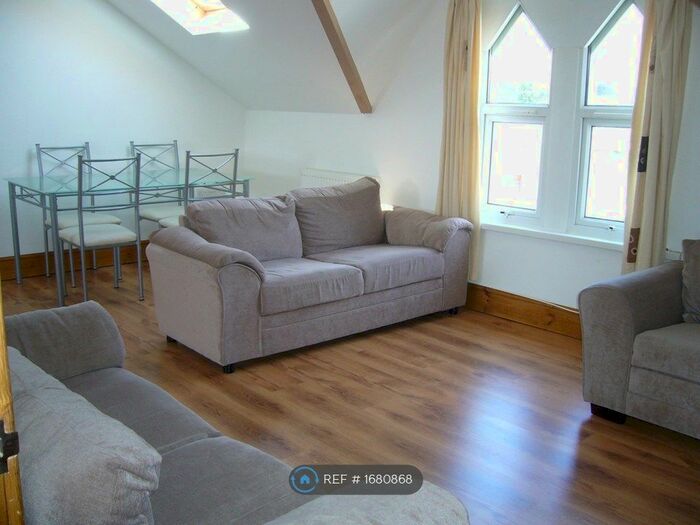 2 Bedroom Flat To Rent In Brunswick Street, Swansea, SA1