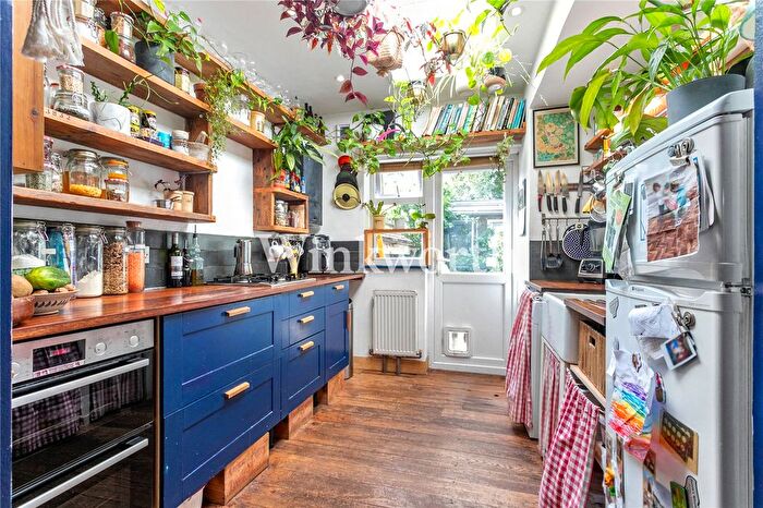 1 Bedroom Flat For Sale In Clinton Road, London, N15