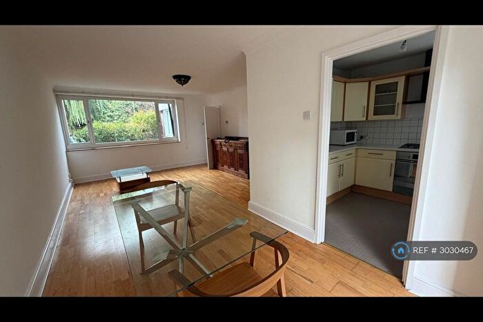 2 Bedroom Terraced House To Rent In Heath View, London, N2