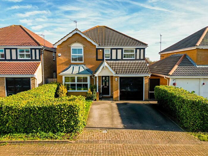 4 Bedroom Detached House For Sale In Wesley Close, Aylesbury, HP20