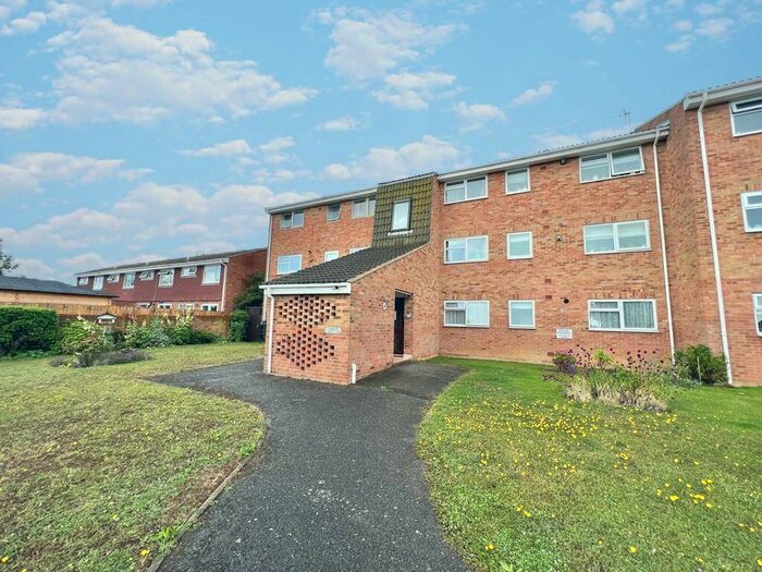 2 Bedroom Apartment To Rent In Eynsford Close, Palm Bay, CT9