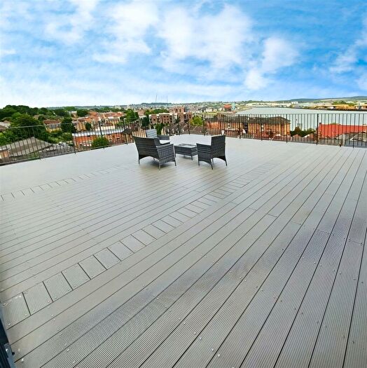 1 Bedroom Apartment For Sale In New Road, Rochester, ME1