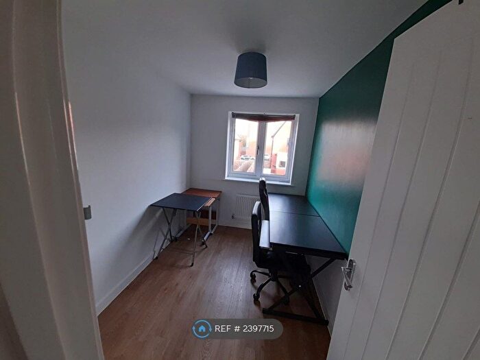 4 Bedroom Semi-Detached House To Rent In Princess Street, Birmingham, B31