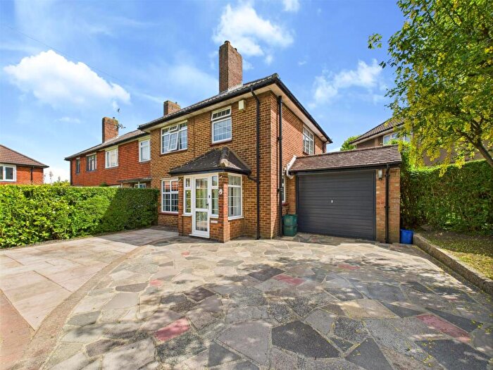 3 Bedroom End Of Terrace House For Sale In Richland Avenue, Coulsdon, CR5