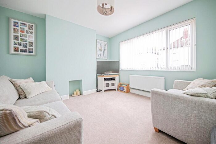 3 Bedroom Semi-Detached House For Sale In Reading Road, Ipswich, IP4