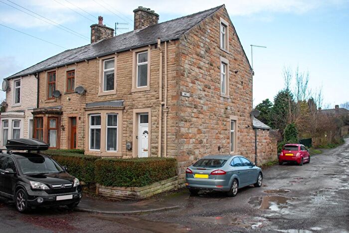 3 Bedroom End Of Terrace House For Sale In Cemetery Road, Padiham, Burnley, BB12