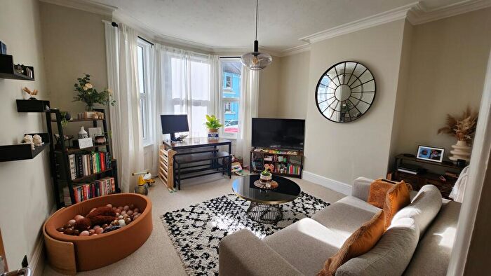 1 Bedroom Flat To Rent In Goldstone Road, Hove, BN3