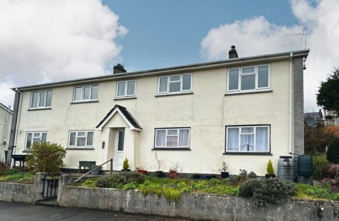 2 Bedroom Flat To Rent In St Andrews Close, Calstock, PL18