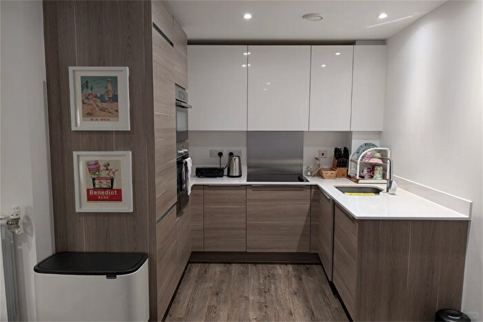 2 Bedroom Flat To Rent In Baroque Gardens, Grand Canal Avenue, SE16