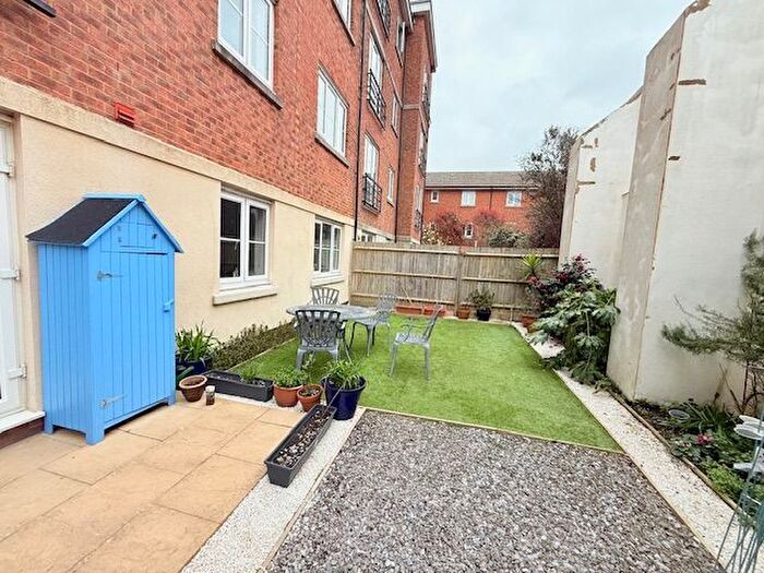 2 Bedroom Flat For Sale In Susans Road, Eastbourne, BN21