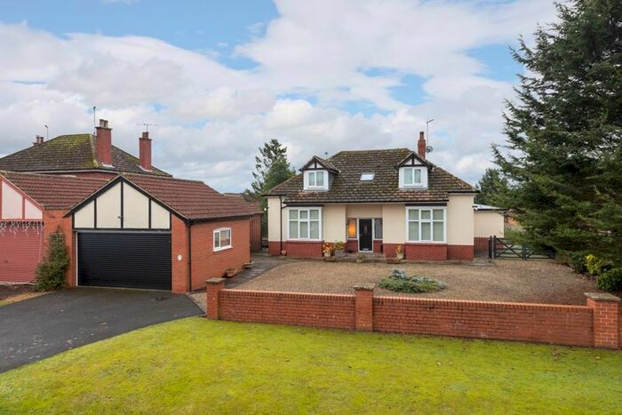 4 Bedroom Detached House For Sale In The Avenue, Norton, Malton YO17