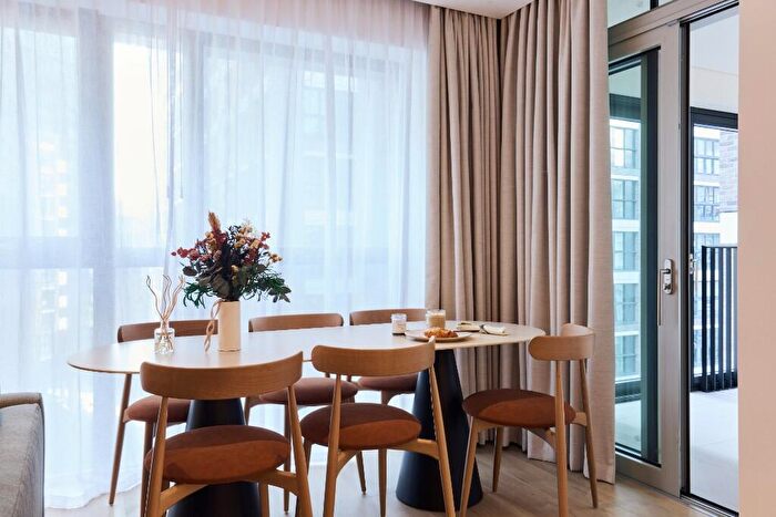 3 Bedroom Apartment To Rent In New Drum Street, London, E1