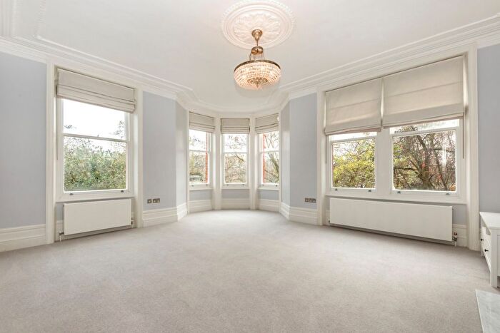4 Bedroom Flat To Rent In Riverview Mansions, Clevedon Road, TW1